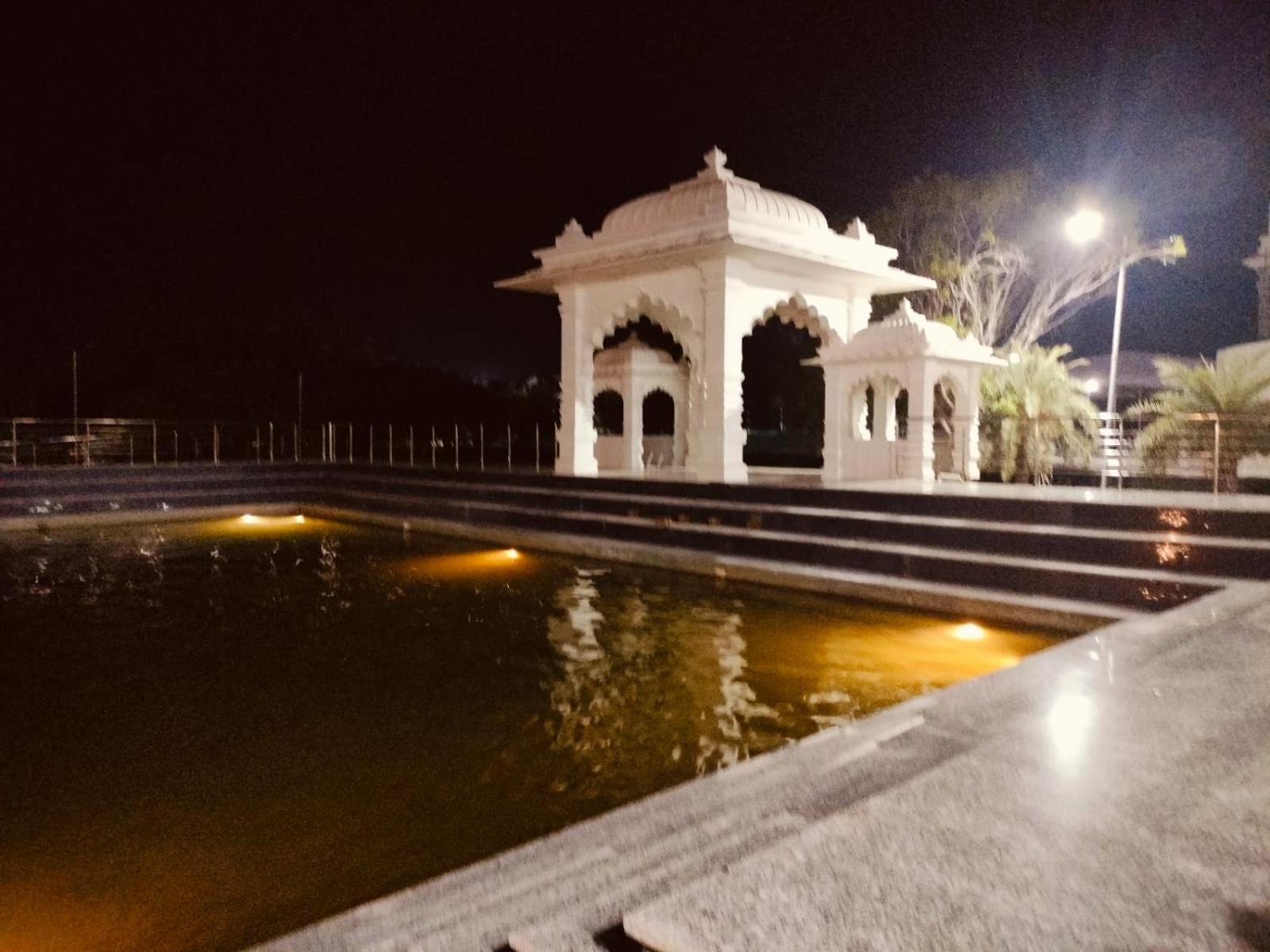 Umang - Premium Resort Like Villa In Vrindavan Bagian luar foto