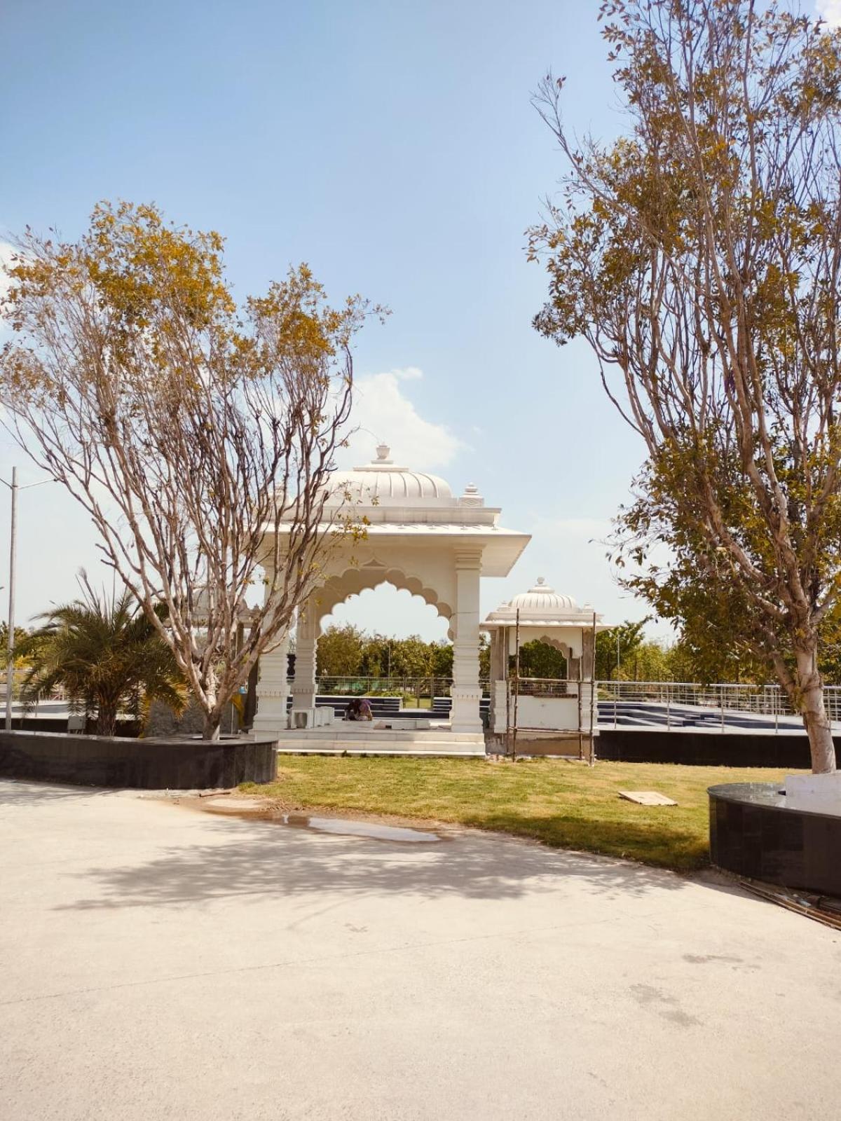 Umang - Premium Resort Like Villa In Vrindavan Bagian luar foto